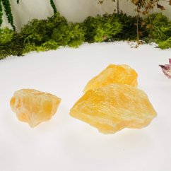 Žlutý kalcit surový – radost, energie a vnitřní světlo