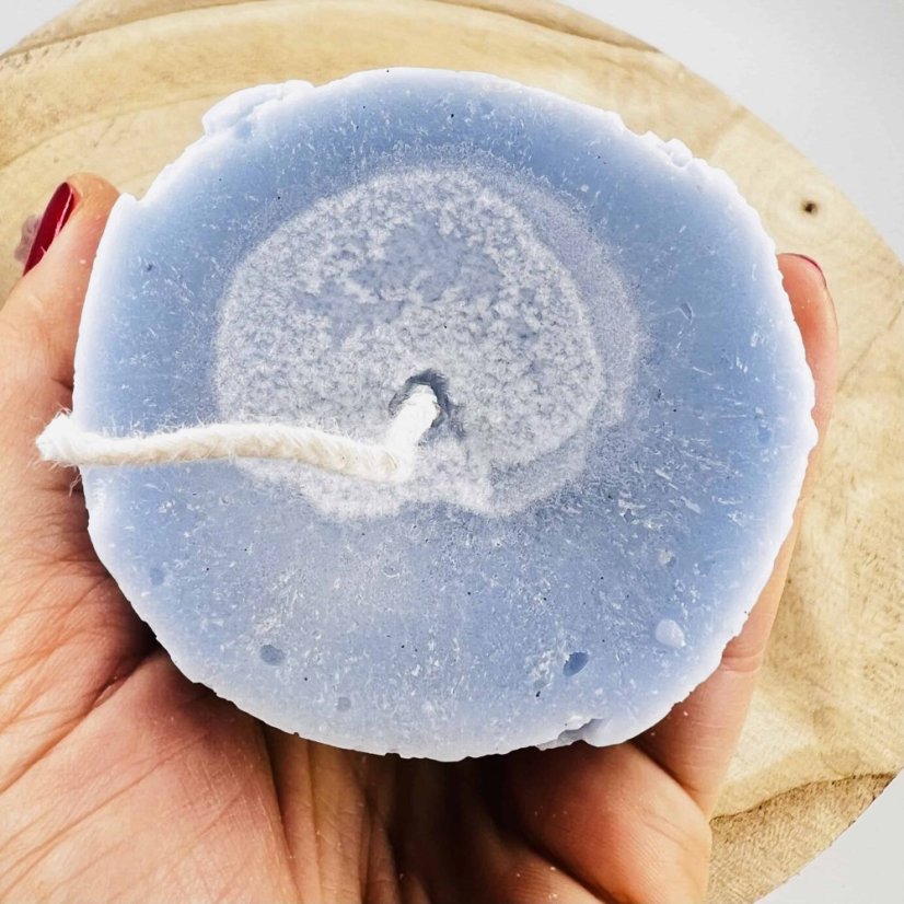 Velká modrá přírodní svíce pro harmonizaci krční čakry