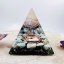 Orgonitová pyramida s křišťálem aqua aura a amazonitem pro čištění prostoru, radost, pozitivní myšlení Orgonitová pyramida s křišťálem aqua aura a amazonitem pro čištění prostoru, radost, pozitivní myšlení