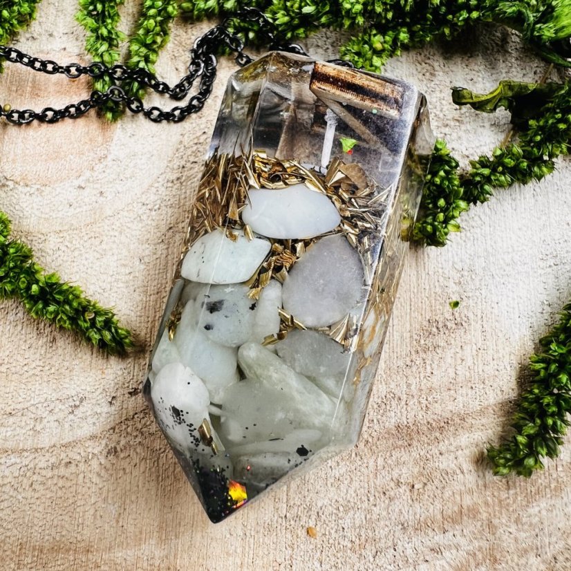 Orgonitové MAXI kyvadlo / přívěšek s jadeitem a runou Eihwaz - pro ochranu, stablitu, uzemění