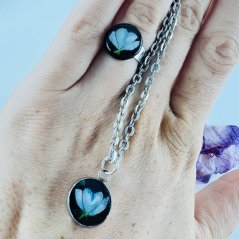 Jewellery set with blue meadow flowers