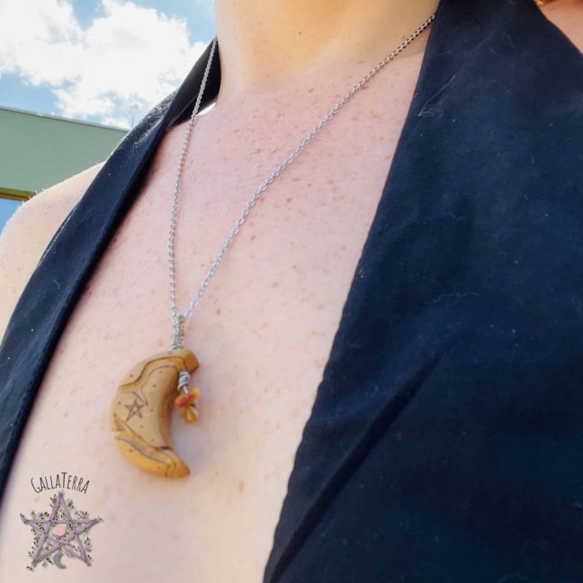Wooden hand-carved jewelry - Crescent - protection, balance