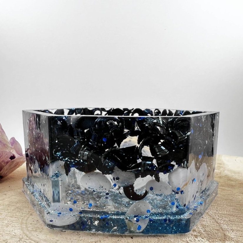 Orgonitová krabička se stříbrným květem života - pro nabíjení a očistu krystalů, špěrků ad.