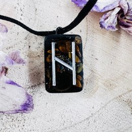 Orgonitový šperk s runou Hagalaz pro zocelení, testování a zkoušení