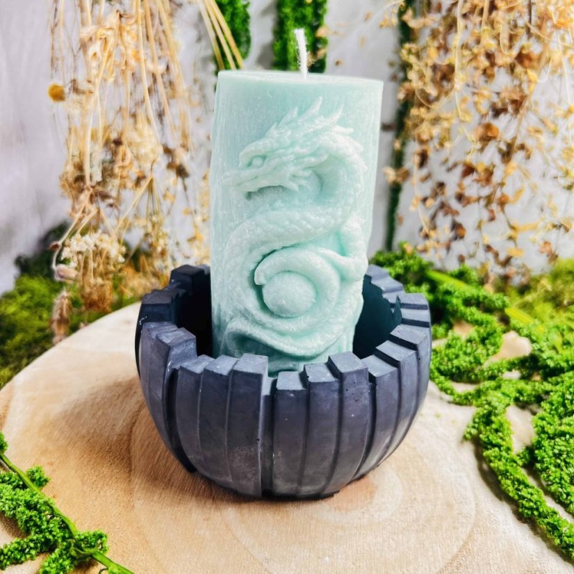 Přírodní rituální svíce - Drak - zelená s magickou miskou