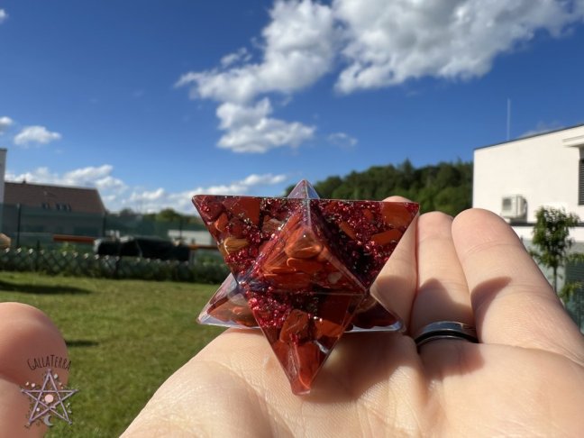 Orgonitová merkaba červená