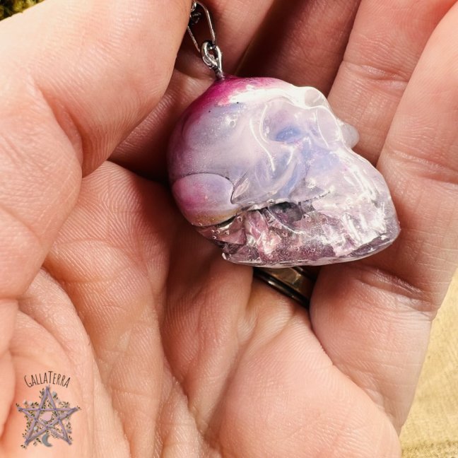 Orgonite skull / kunzite necklace - for love, self-love and emotional balance