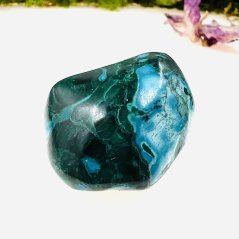 Serpentinit s malachitem – ochrana, proměna a vnitřní rovnováha