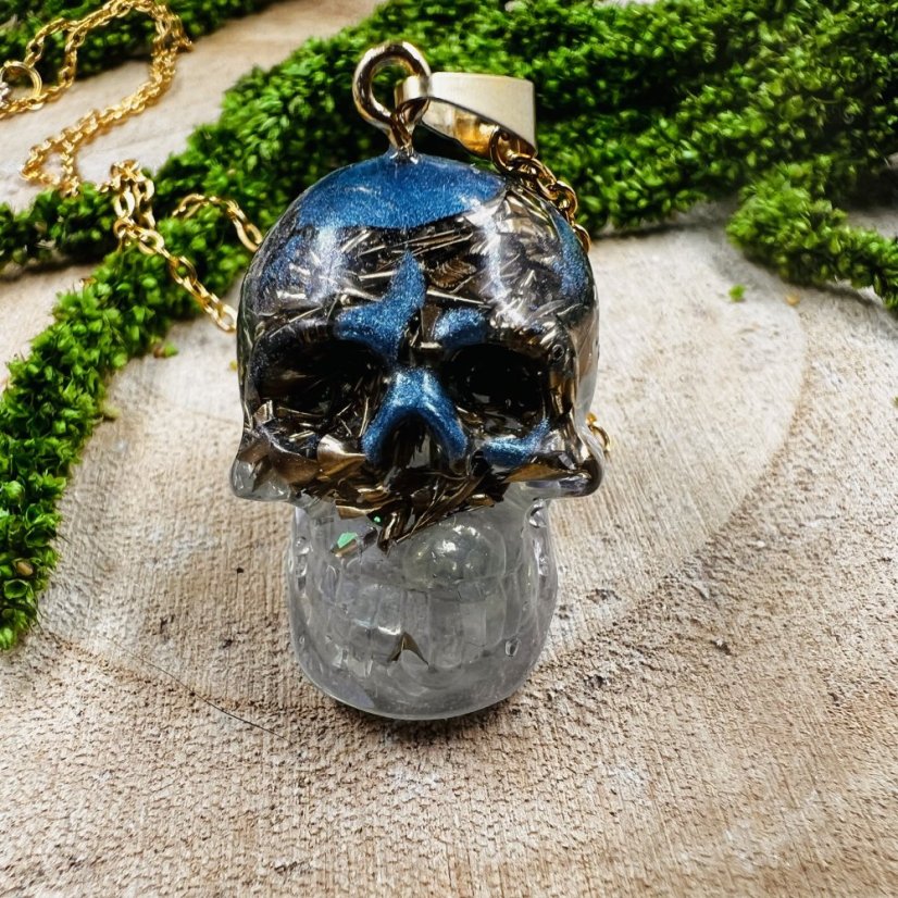 Orgonitová lebka s měsíčním kamenem - pro intuici, rovnováhu a vnitřní klid