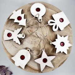 Sada dřevěných vánočních ozdob - linecké cukroví Sada dřevěných vánočních ozdob - linecké cukroví