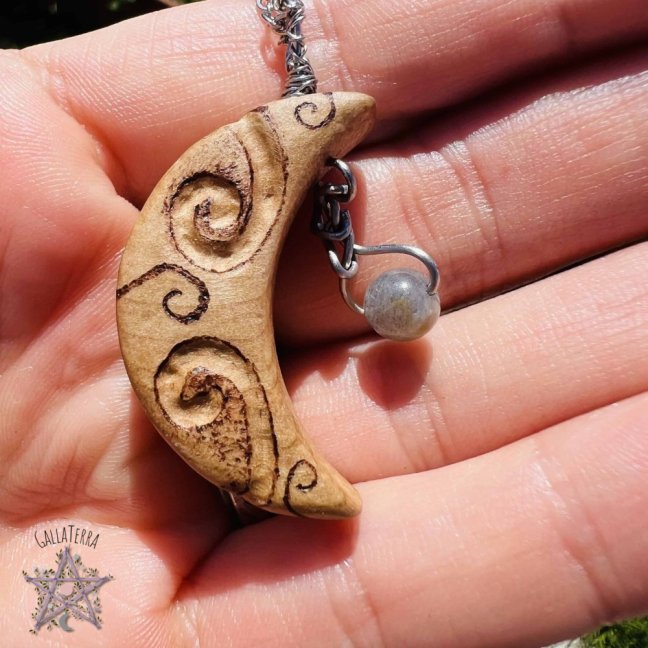 Wooden hand-carved jewelry - Crescent - intuition, transformation