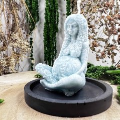 Přírodní rituální svíce Gaia - bohyně Zěmě - zelená - s nehořlavou podložkou naší výroby