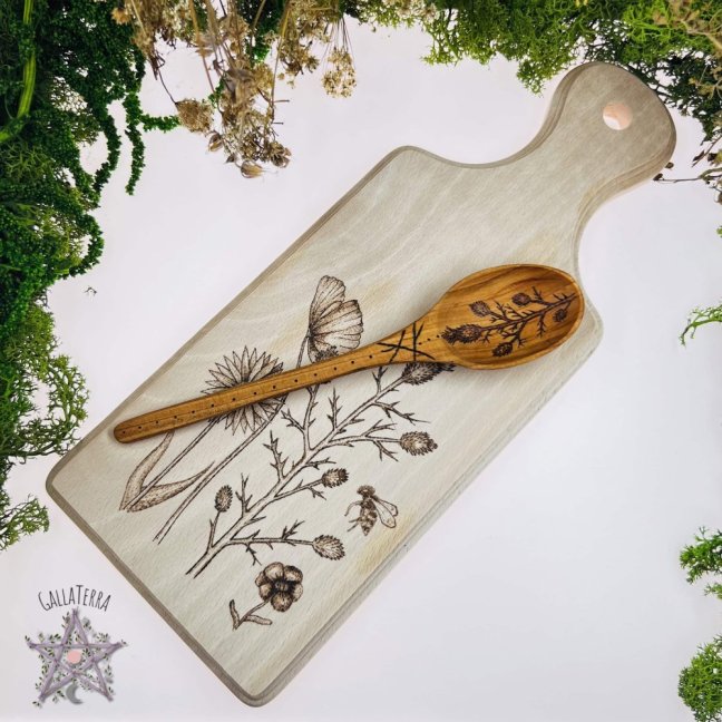 Beech cutting board - meadow flowers - medium