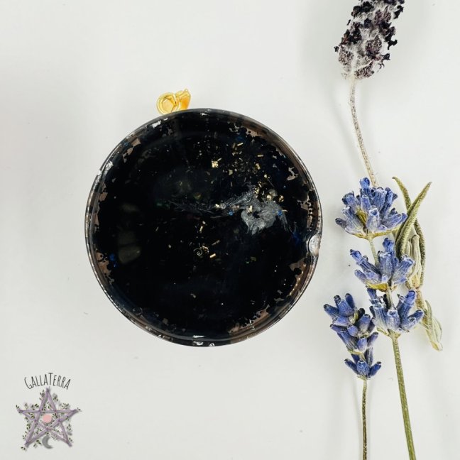 Orgonite harmonising pendant / amulet / talisman with yin yang for harmony and luck