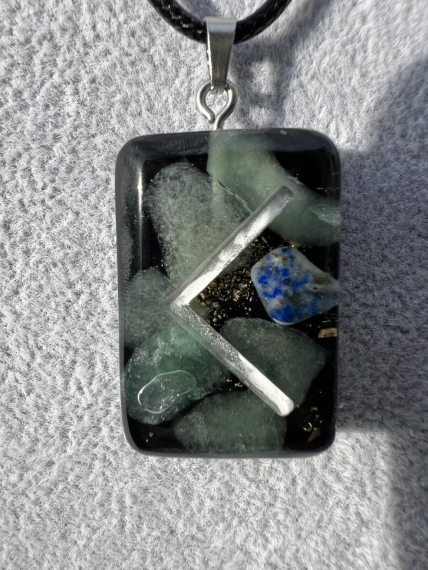 Orgonitový šperk s runou Kenaz