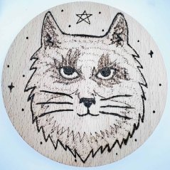 Dřevěný magický podtácek - chlupatá kočka