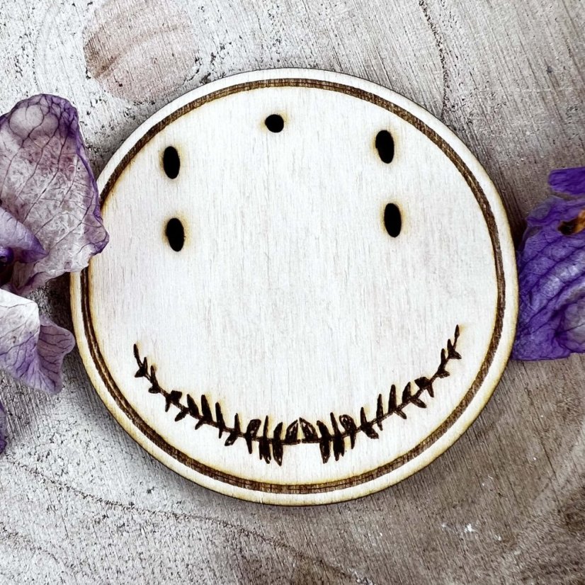 Dřevěná zdobená karta na náušnice - motiv lístků