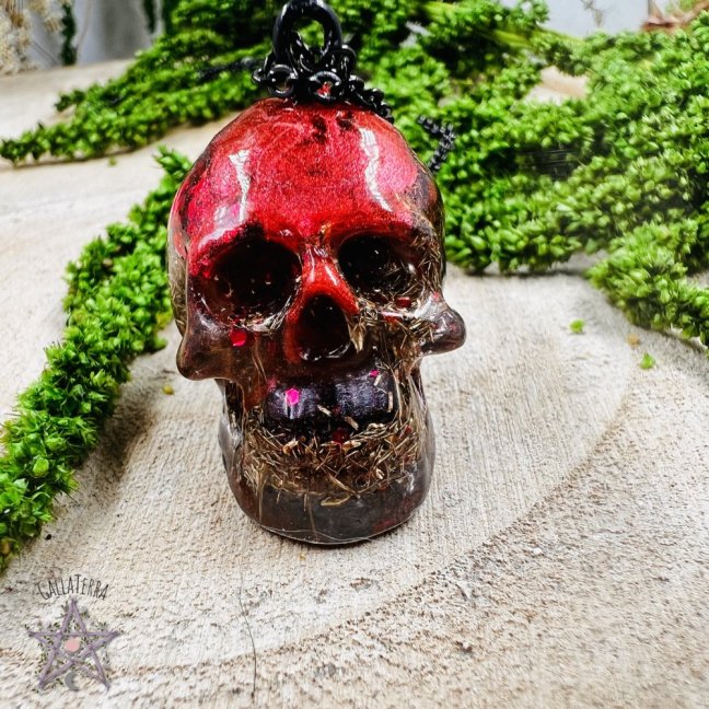 Orgonite skull / necklace with hematite - for grounding, protection and strength