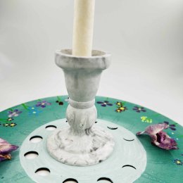 Vysoký svícen – elegance, originalita a všestrannost