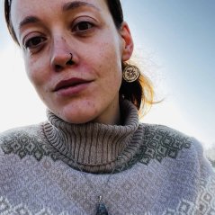 Autorské dřevěné náušnice - pentagram & trojná bohyně