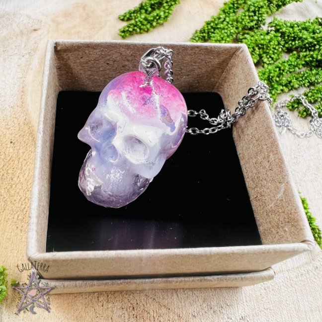 Orgonite skull / kunzite necklace - for love, self-love and emotional balance