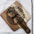 Kulaté akáciové prkénko s rukojetí - Strom života