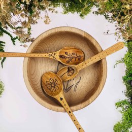 Dishes with meadow flowers