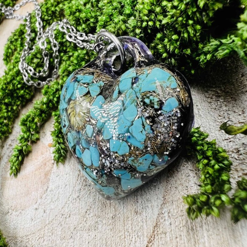 Orgonitové srdce s tyrkysem a pampeliškou - ochrana, radost a lehkost bytí