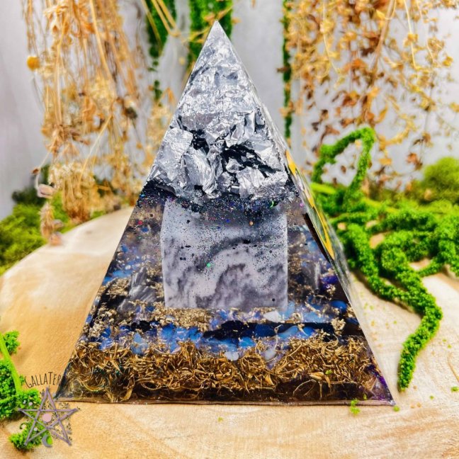 Orgonite pyramid for gentle transformation and concentration