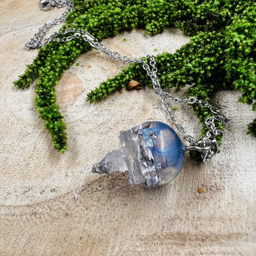 Orgonitová medúza / náhrdelník s opály - pro kreativitu, jemnost, intuici