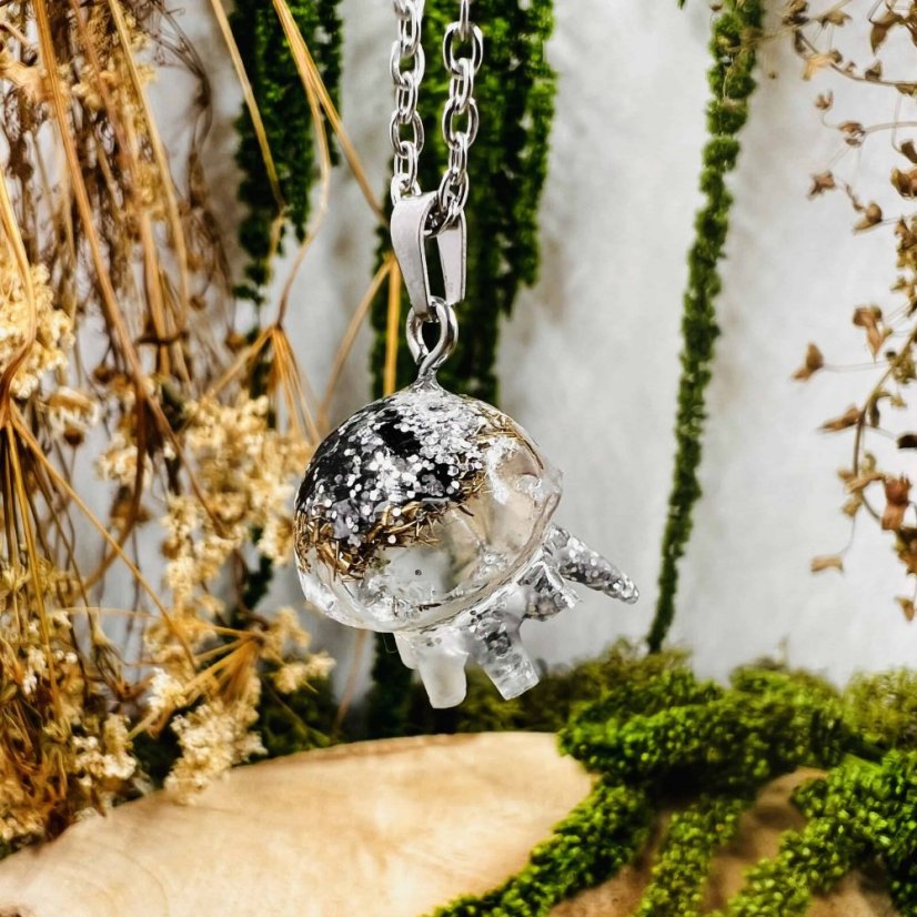 Orgonitová medúza / náhrdelník s alabastrem - pro čistotu, harmonii, uvolnění napětí