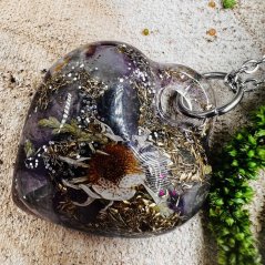 Orgonitové srdce s fluoritem a sedmikráskou - náhrdelník pro lásku, rovnováhu, ochranu