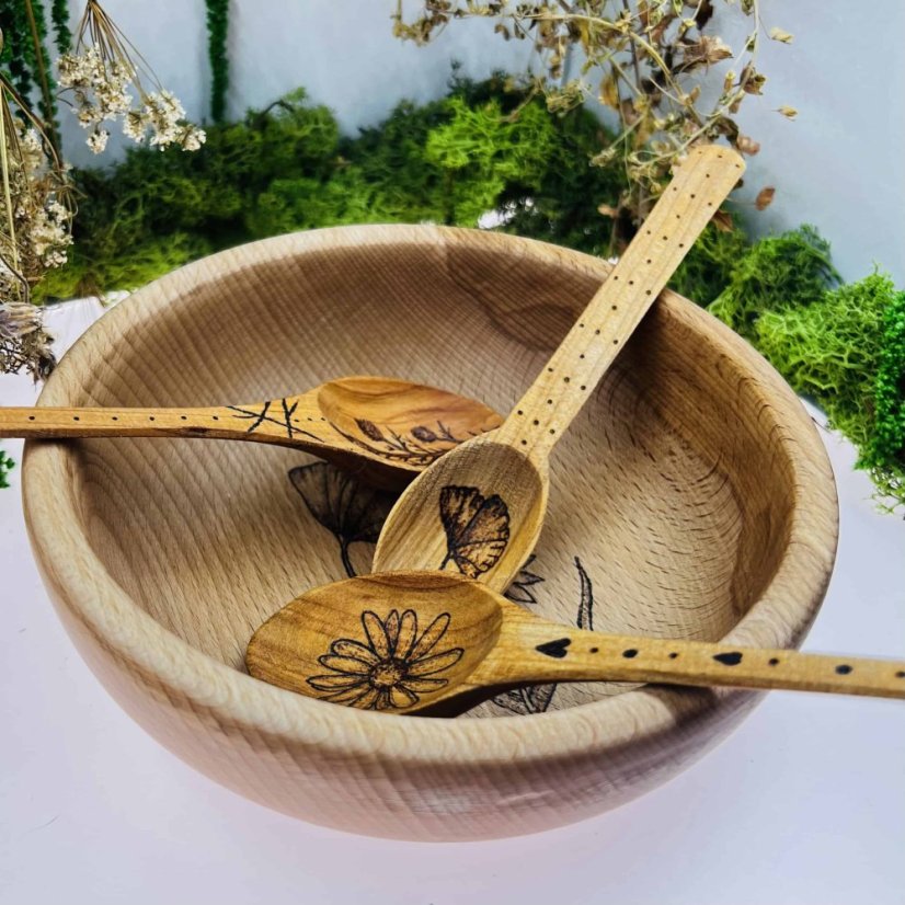 Nádobí s lučním kvítím