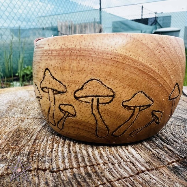 Ručně vypalovaná kuksa - Kouzelné houby - 120ml