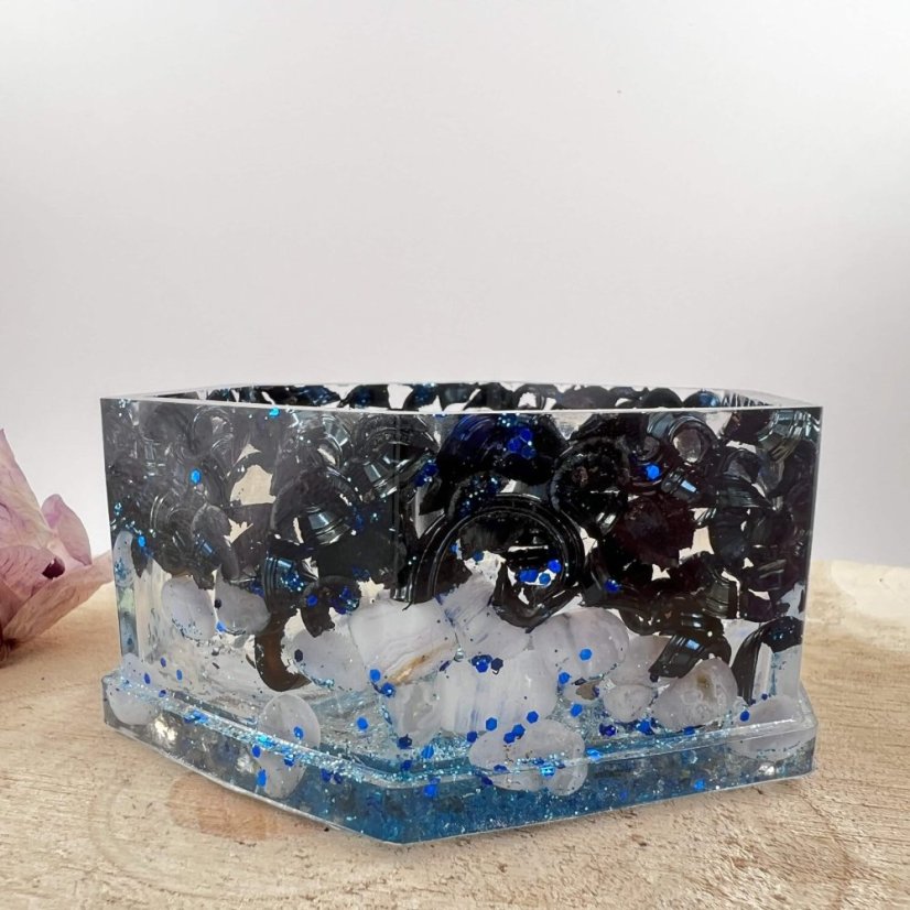 Orgonitová krabička se stříbrným květem života - pro nabíjení a očistu krystalů, špěrků ad.