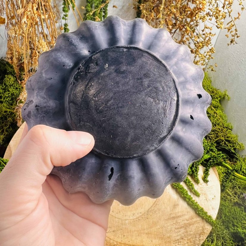 Magická miska pod zvlněná - černá