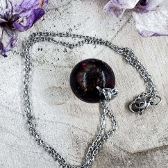 Orgonitový přívěšek s granátem a chryzantémou pro energii, vášeň, sílu Orgonitový přívěšek s granátem a chryzantémou pro energii, vášeň, sílu