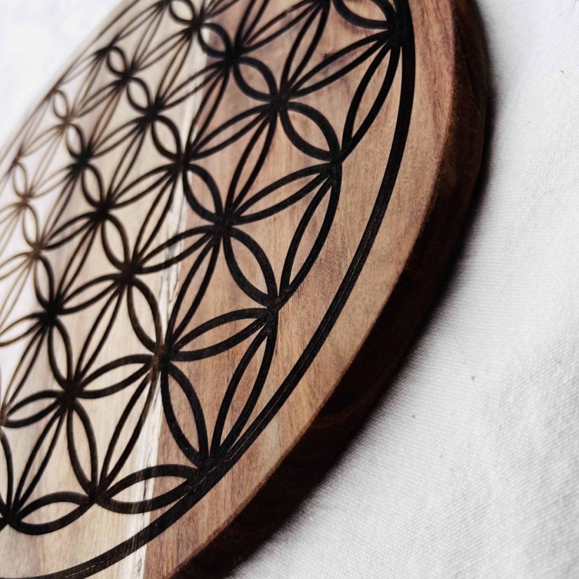 Kulaté akáciové prkénko s rukojetí - Květ života