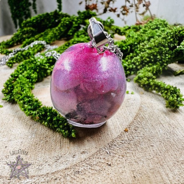 Orgonite skull / kunzite necklace - for love, self-love and emotional balance