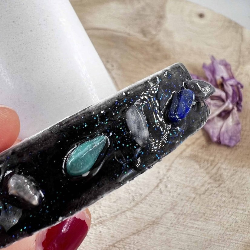 Svícen na dlouhou tenkou svíci - celočakrový