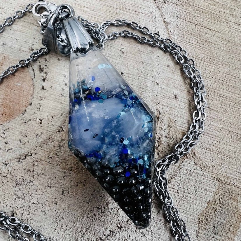 Orgonite pendulum / pendant with rock crystal - for intuition, cleansing and protection