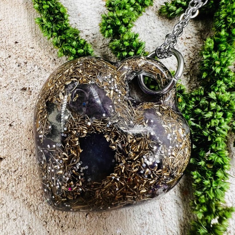 Orgonite heart with fluorite - necklace for love, balance, protection