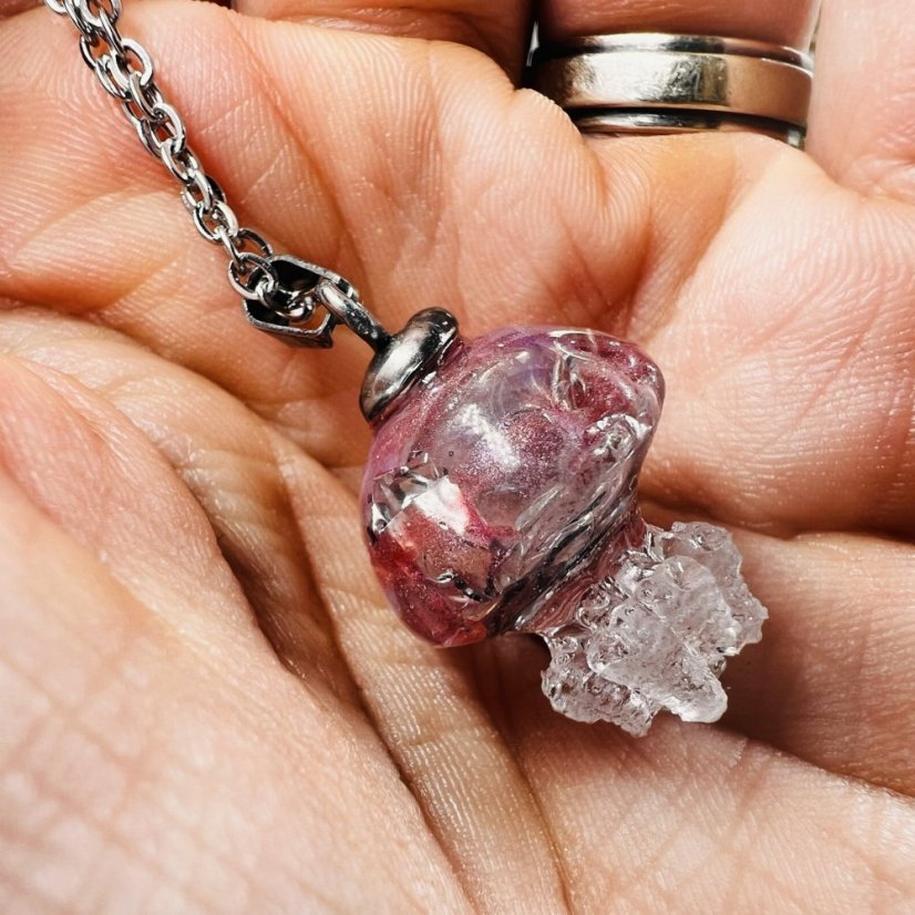 Orgonitová medúza / náhrdelník s opály - pro kreativitu, jemnost, intuici