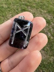 Orgonitový šperk s runou Mannaz Orgonitový šperk s runou Mannaz