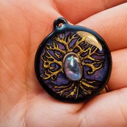 Šperk s měsíčním kamenem a malovaným stromem života zalitý do pryskyřice na přání