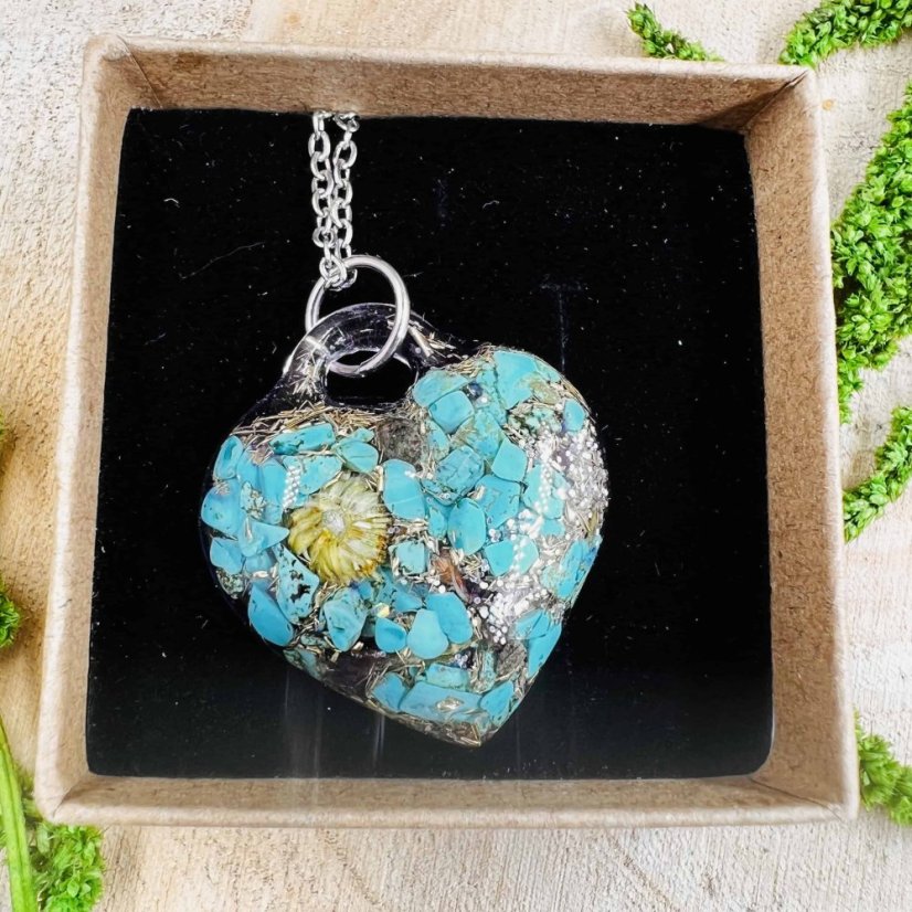 Orgonitové srdce s tyrkysem a pampeliškou - ochrana, radost a lehkost bytí
