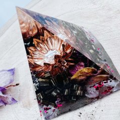 Orgonite pyramid with lotus and crystal for peace, love and balance