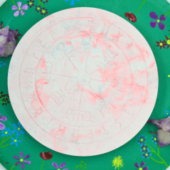 Runic mat with Vegvisir