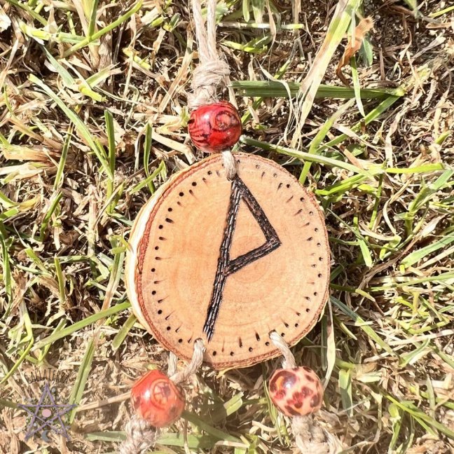 Talisman - travel protection - Vegvisír and Wunjo