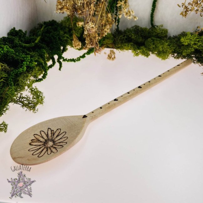 Magic wooden spoon - chamomile - large